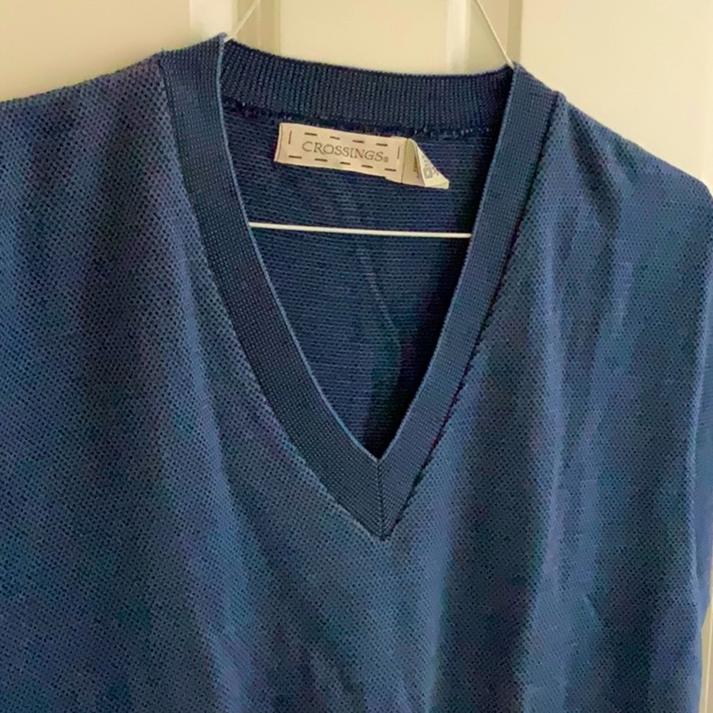 NWOT! Men’s Cotton V-neck vest. Size Large.